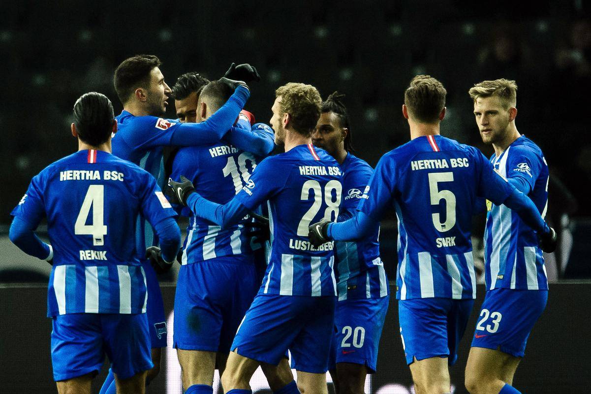 柏林赫塔遭遇失利，球队主帅面临压力