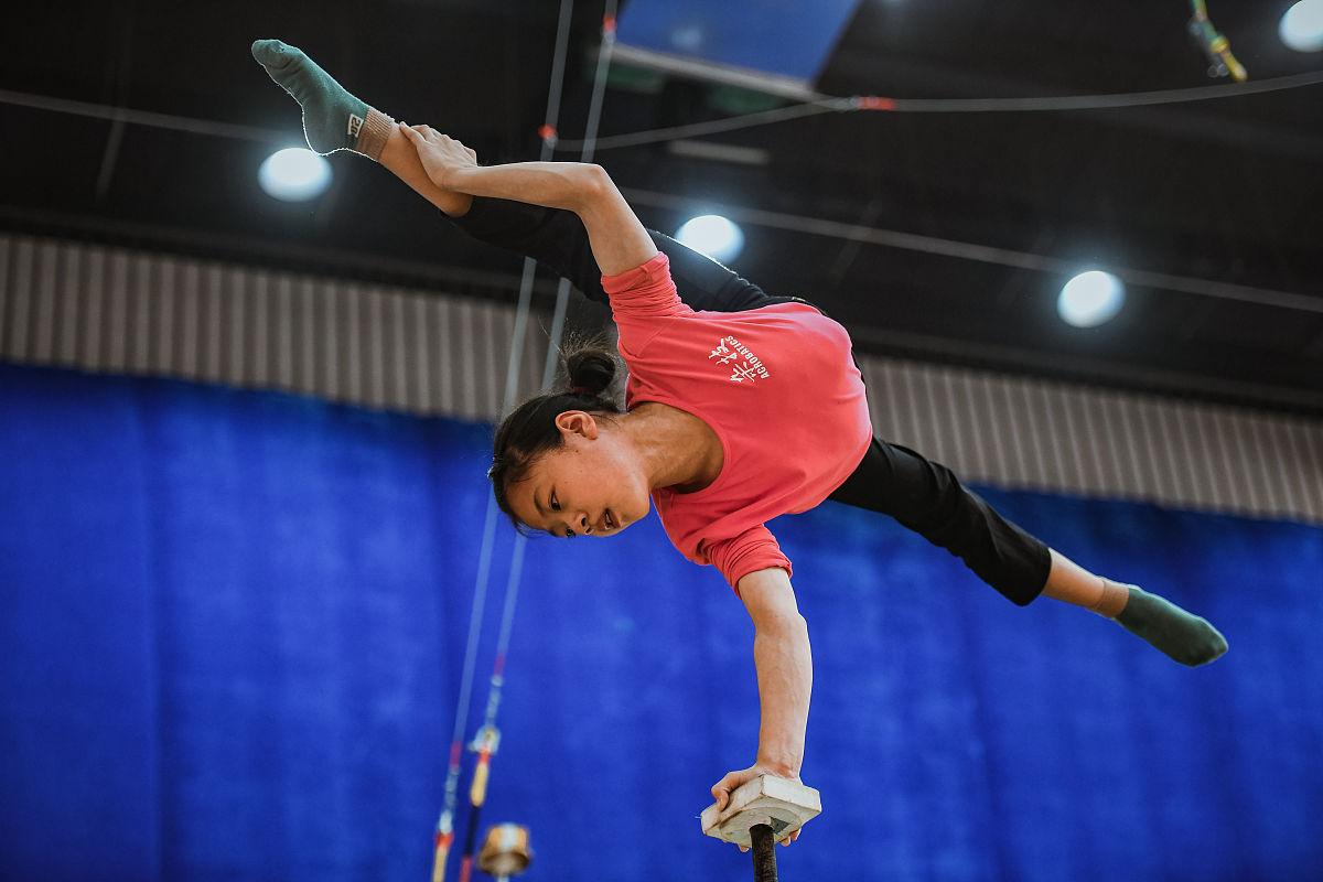 关于选手高难度动作惊艳全场，获得好评的信息