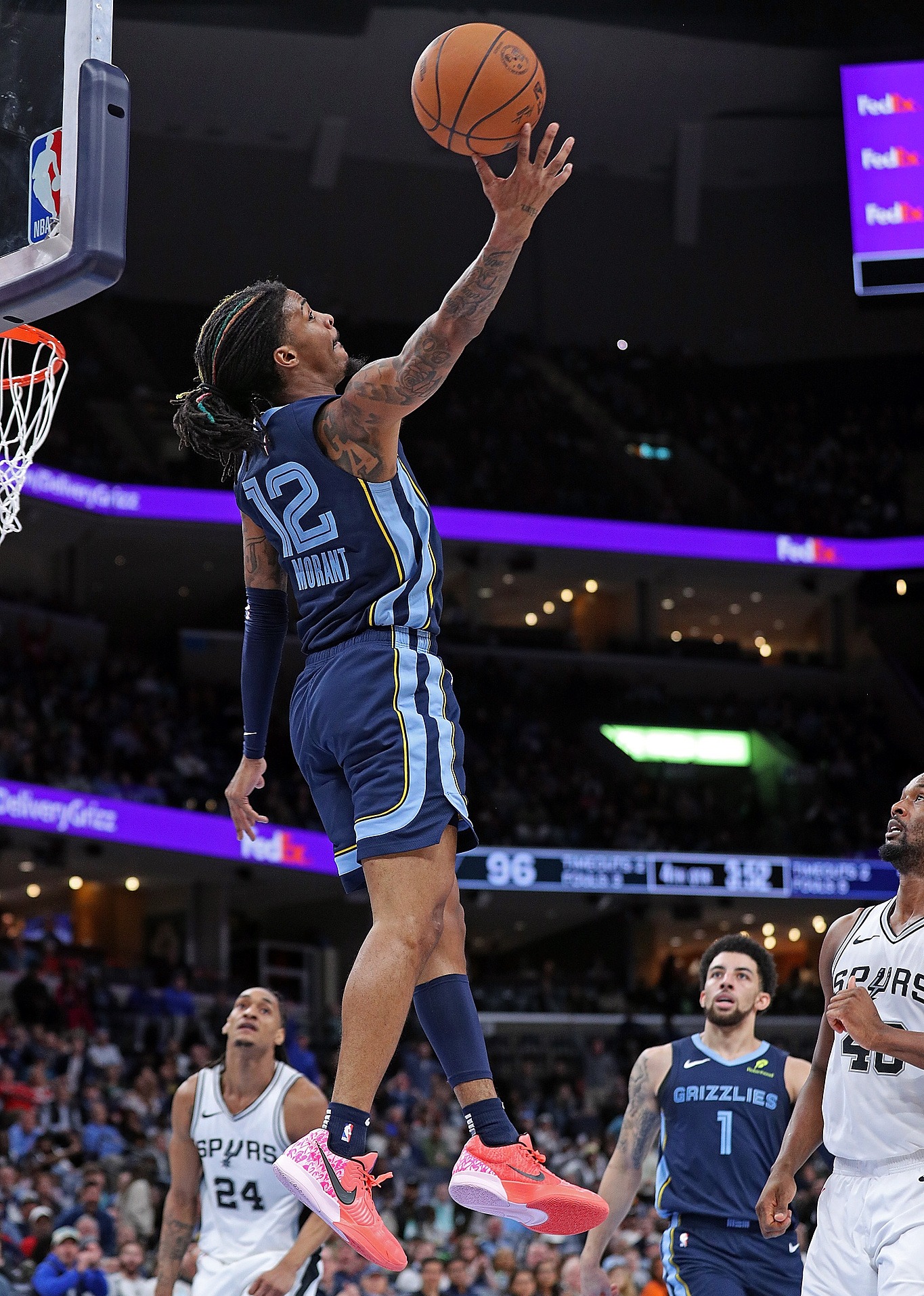 马刺取得连胜:德罗赞关键时刻突破送灰熊绝杀 马刺取得连胜:德罗赞关键时刻突破送灰熊绝杀