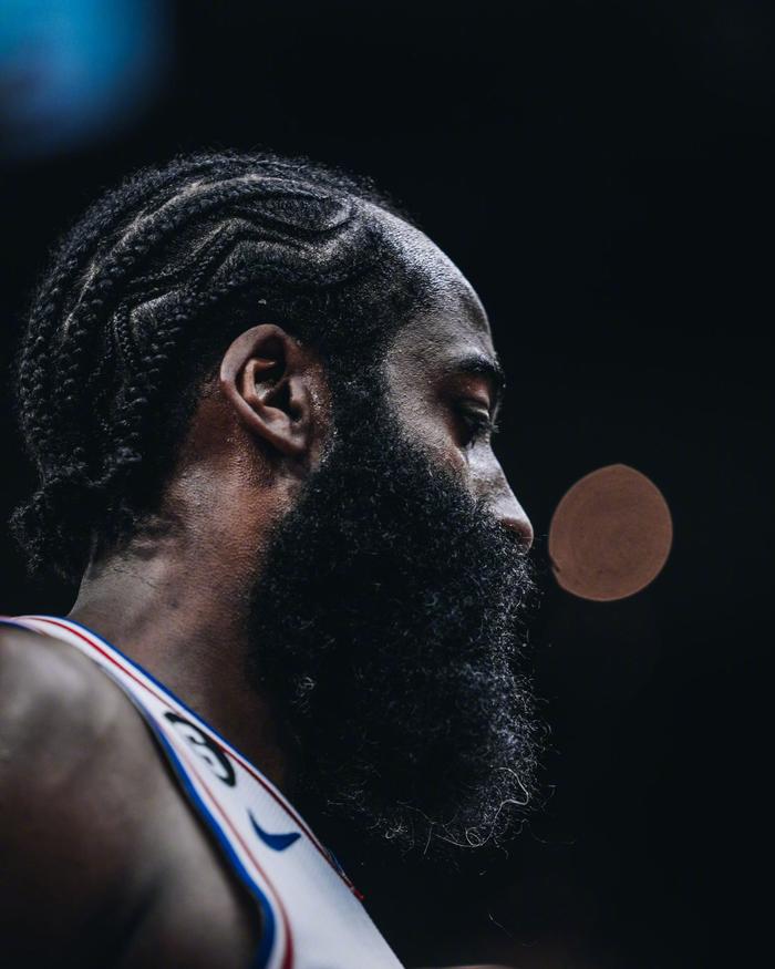 76人逆转黄蜂连胜终结 76人逆转黄蜂连胜终结