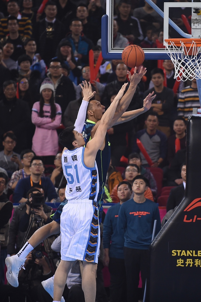 CBA球员王汝恒因脚伤将缺席下一轮比赛。 CBA球员王汝恒因脚伤将缺席下一轮比赛。