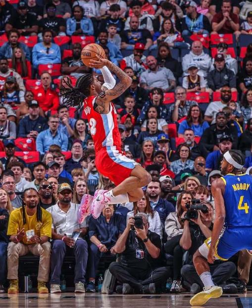 爵士击败灰熊,掀起不败热潮 爵士击败灰熊,掀起不败热潮