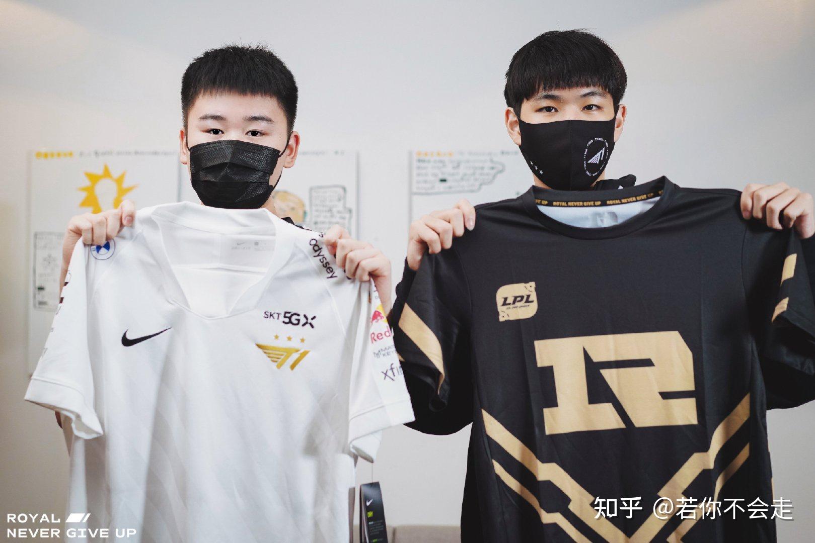 包含FNC鏖战RNG，CoreJJ制霸全场的词条